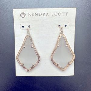 Kendra Scott drop earrings
